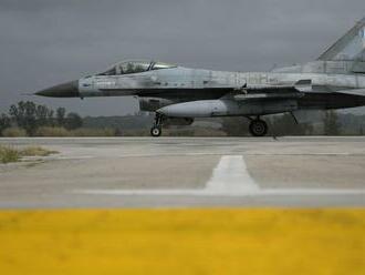 Poskytnutie F-16 Ukrajine by bolo pre Západ veľmi riskantné, reaguje Moskva