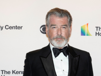 Úloha Jamesa Bonda mu bola súdená. Pierce Brosnan slávi 70. narodeniny