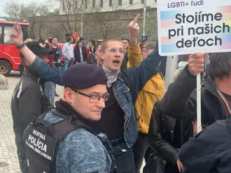 Matovič sa dostal do ostrého konfliktu s LGBTI+ aktivistami. Lietali vulgárne nadávky