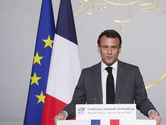 Je Macron naivný voči Číne a dláždi extrémistom cestu k moci?