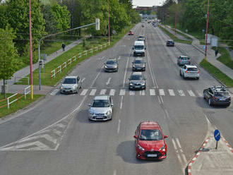 Policajti si posvietia na divokých šoférov. Jazdu budú kontrolovať novými radarmi