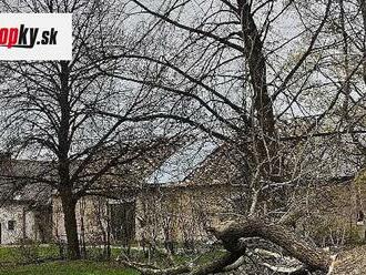 Výčiny počasia u našich susedov: Českom sa tento rok prehnalo už tretie tornádo! FOTO škôd