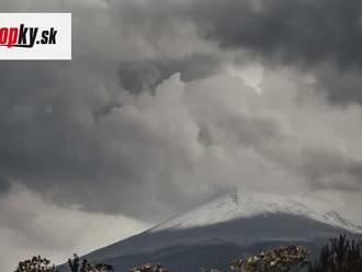 Mexiko zvýšilo stupeň varovania: Aktivita sopky Popocatépetl sa zintenzívňuje