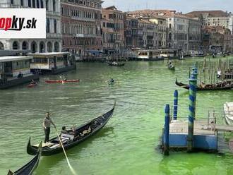 Záhadná zelená voda v Benátkach: Polícia vyšetruje zafarbenie v Canal Grande nazeleno