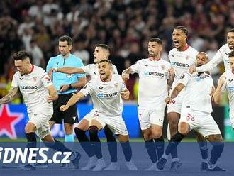 Sedmý triumf ze sedmi finále. Sevilla vyhrála Evropskou ligu, Řím zdolala na penalty