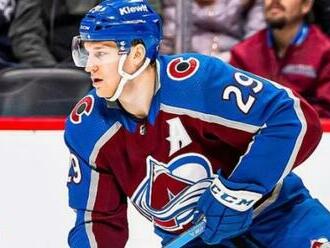 MacKinnon atakuje rekord, Hughes napodobnil legendy. Murray za hranicou detského sna