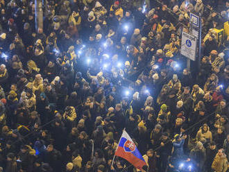 Na protestoch hrozil bombovými útokmi, NAKA zadržala podozrivú osobu