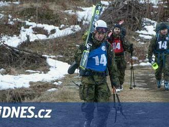 Na lyže zapomeňte. Bez sněhu se závod přes Jeseníky mění v drsný zápas