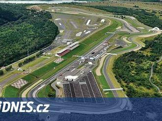 Nedá se to přežít, žalují manželé kvůli hluku autodrom. Ten chystá další závody