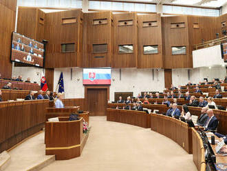 Začala sa 9. schôdza NR SR, očakáva sa rokovanie aj o Trestnom zákone