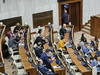 Poslanci pokračujú v rokovaní o novele Trestného zákona. Minister Susko obhajoval navrhované zmeny