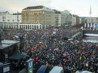 Na protest proti krajnej pravici prišlo v Hamburgu 50 000 ľudí