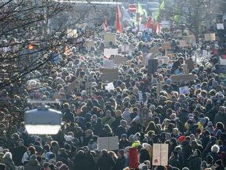 Na masových protestoch v Nemecku sa zúčastnilo viac ako 300-tisíc ľudí: Ešte stále nie je koniec