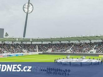 Hradec má 5 až 10 zájemců o vstup do fotbalu, stadion má dál provozovat klub