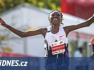 Rekord míří i do nebe. O nové královně maratonu, která otřásla tabulkami