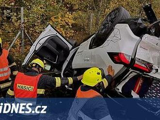 Zápasník MMA Kincl po prohraném titulu boural na dálnici, auto převrátil na střechu