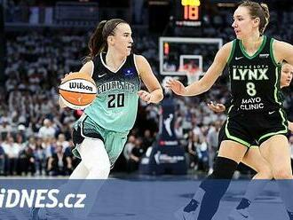 K titulu ve WNBA mají blíž basketbalistky New Yorku. Rozhodly sekundu před koncem