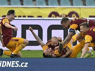 Dukla - Pardubice 2:1, obrat po hodině, výhru zařídil Řezníček svým stý gólem