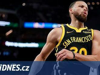 Curry po 11 letech přeskočí Jamese a bude nejvíce vydělávajícím hráčem NBA