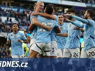 City těsně vyhrálo a je v čele. Aston Villa i Brighton v závěru přišly o vedení