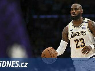 LeBron James zaznamenal triple double, Dallasu nestačilo 40 bodů Dončiče