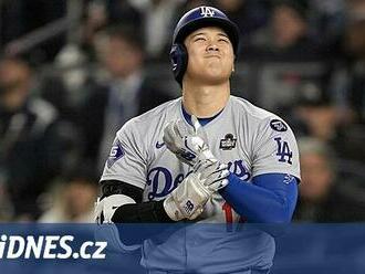 Bez mobilu i televize. Finančníci v Japonsku nesmí sledovat oblíbený baseball