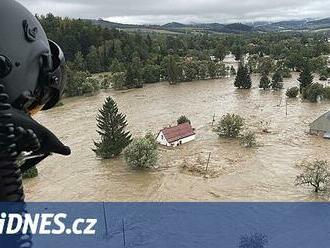 Mezi oběťmi povodní v Polsku je patrně i Češka, utonula ještě na české straně