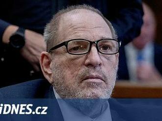 Harvey Weinstein má rakovinu kostní dřeně, z vězení musel do nemocnice