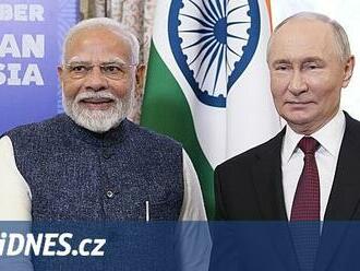 Putin na summitu v Kazani vítá spojence. Chválil Indii, Módí naléhal na mír