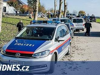 Vraždící myslivec v Rakousku má „seznam smrti“. Policie chrání 50 lidí