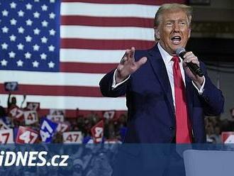 Trump zopakuje špinavý trik. Ve volbách totiž napřed povede, bojí se exministr