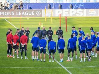 Weiss ani Guardiola nešpekulovali so zostavou. Slovan začne s jednou vynútenou zmenou, City s hviezdnou jedenástkou