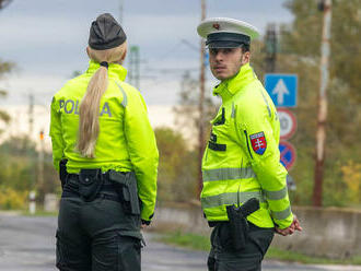 Hľadá sa ideálny policajt: do zboru neprijmú uchádzačov v okuliaroch. Aj napriek tomu, že polícii chýbajú ľudia