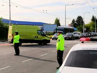 Vážna dopravná nehoda spôsobila dočasné uzavretie R1 v smere Dolná Streda - Nitra