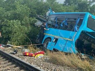 ŽSR: Príčinou zrážky vlaku s autobusom pri Nových Zámkoch bola najmä chyba výpravcu