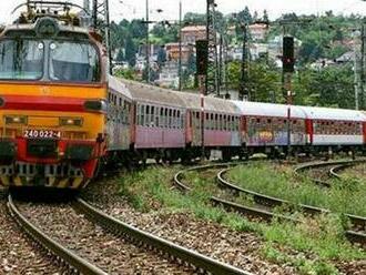 70 metrov od tragédie. Pri Lučenci sa takmer zrazili dva rýchliky