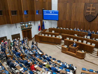 Prieskum: Voľby by v októbri vyhrali Smer a PS s rovnakým ziskom, SNS mimo parlament