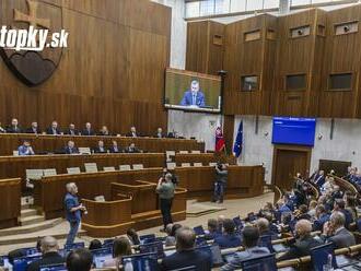 Poslanci Národnej rady venovali v stredu už druhý deň diskusii o konsolidačnom balíku