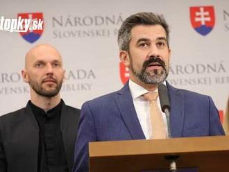 Prijaté zákony v konsolidačnom balíčku sú pre obyvateľov škodlivé, tvrdí strana PS