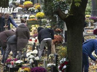 Hasiči prosia ľudí, aby na cintorínoch dodržiavali základné bezpečnostné pravidlá