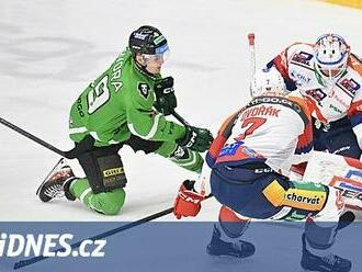 Pardubice padly v Boleslavi, Sparta udolala Plzeň. Třinec uspěl v derby