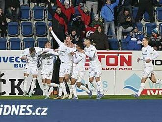 Slovácko - Plzeň 1:0, domácí závěrečný nápor zvládli. Rozhodl mladík Kukučka