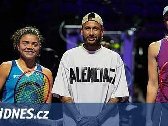 POHLED: Další divácké fiasko Turnaje mistryň. A ani Neymar ho nezakryje