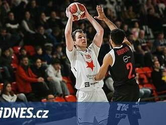 Basketbalisté Nymburka otočili duel na Slavii a udrželi vedení před Pískem