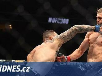 Na odložený duel dojde. Procházka se v lednu v rámci UFC utká s Hillem