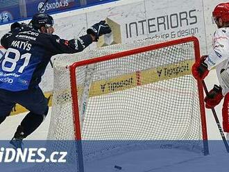 ONLINE: Litvínov v Boleslavi ztrácí, vede Kladno i Olomouc. Třinec opět prohrál