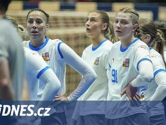 Jestříbková a Kuxová přijdou o házenkářské Euro, obě jsou zraněné