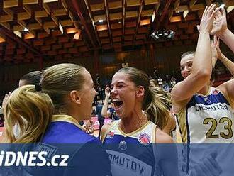 Basketbal s vůní marihuany. Připadaly jsme si omámené, smála se Velichová