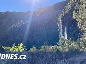 Madeira zpoplatní tři desítky turistických stezek, chce omezit počet turistů