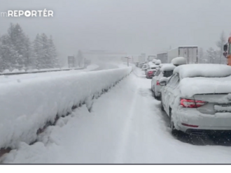 Meteorológovia vydali výstrahy: Napadnúť môže až 20 cm snehu, upozorňujú na snehové záveje a silný vietor